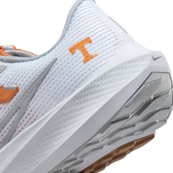 Tennessee Volunteers Nike Zoom Pegasus 40 - $139.99